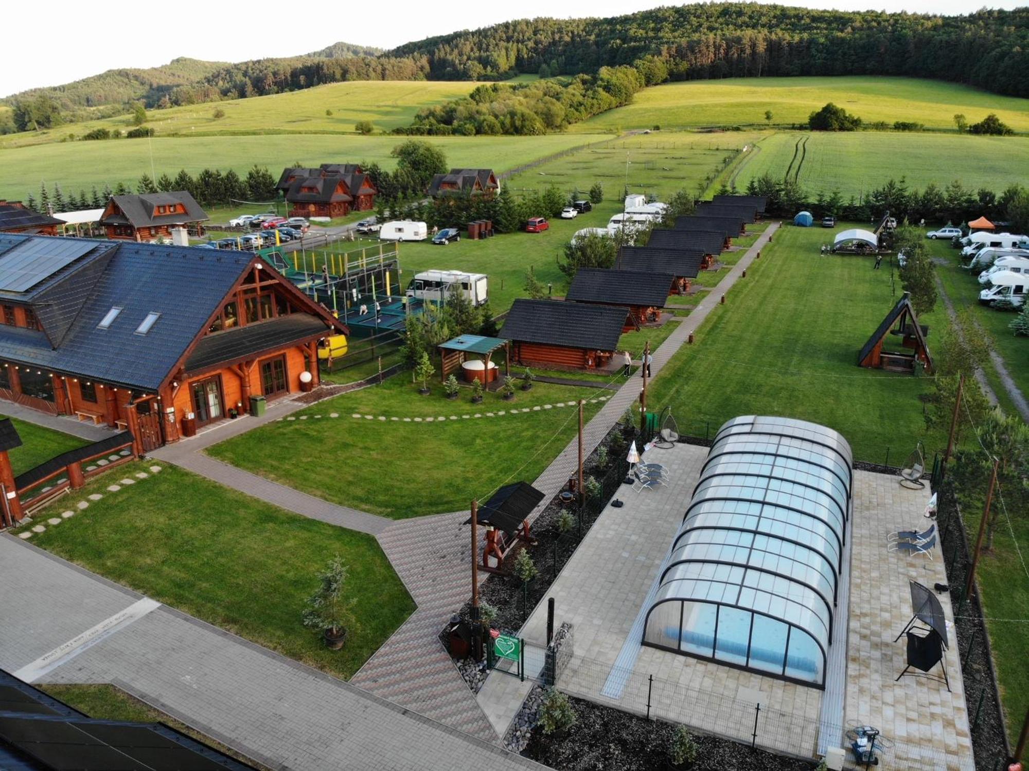 Hotel Camp Pacho Prievidza Exterior foto