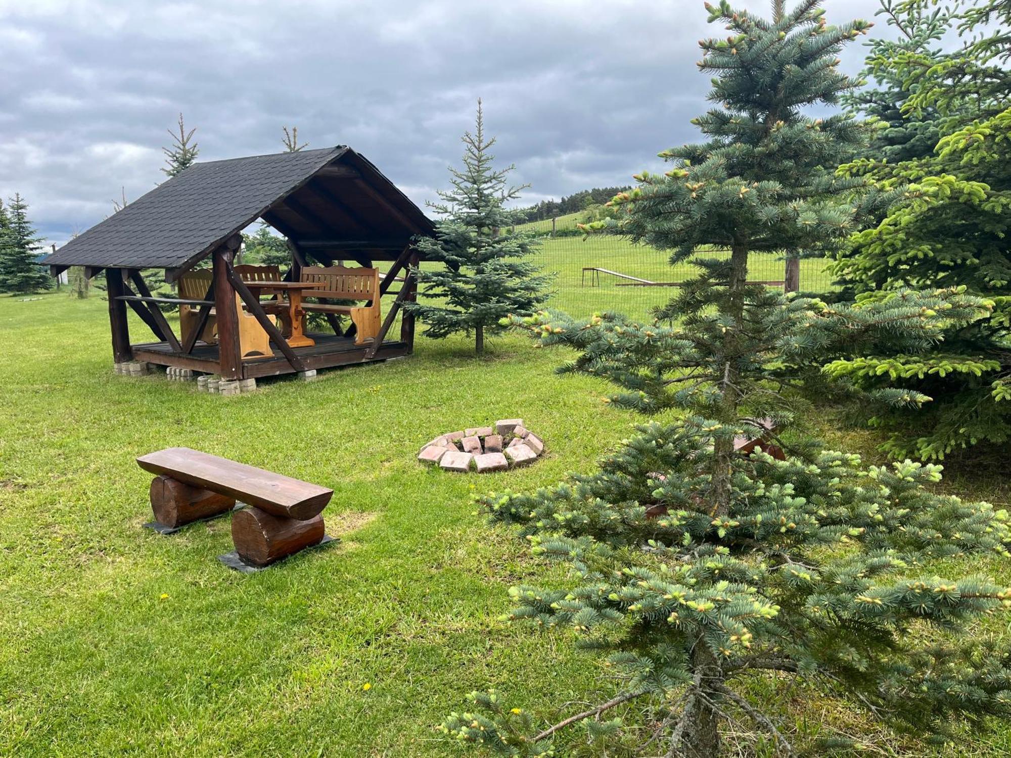 Hotel Camp Pacho Prievidza Exterior foto